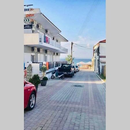 Polychrono New 2 Bedroom Apt. Just By The Sea! Esterno foto