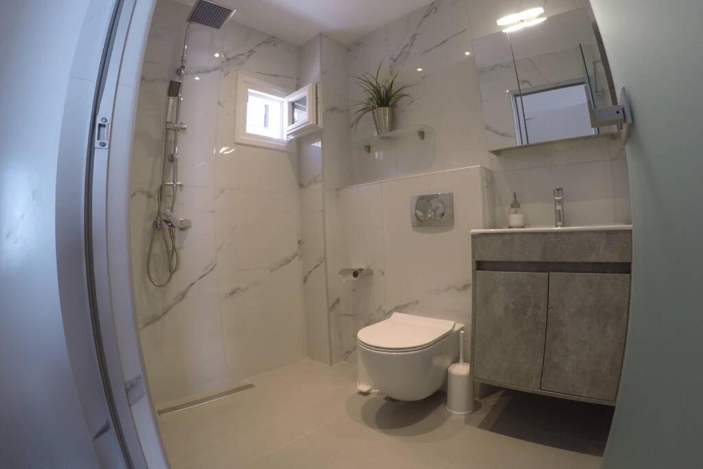 Polychrono New 2 Bedroom Apt. Just By The Sea! Esterno foto