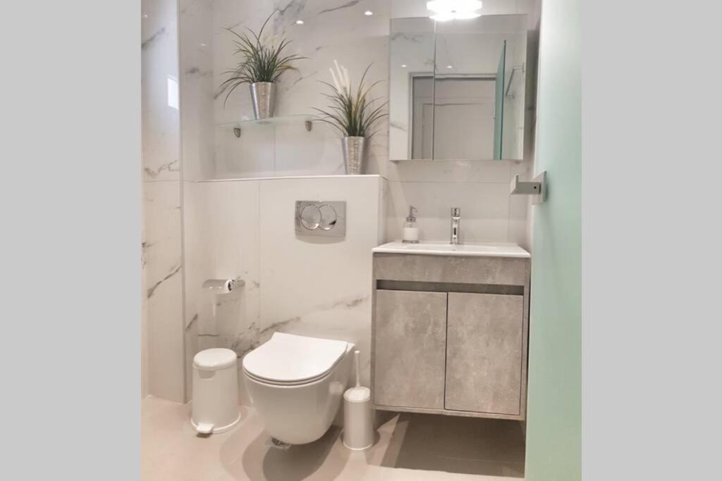 Polychrono New 2 Bedroom Apt. Just By The Sea! Esterno foto