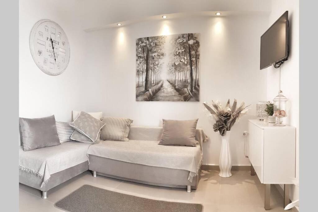 Polychrono New 2 Bedroom Apt. Just By The Sea! Esterno foto