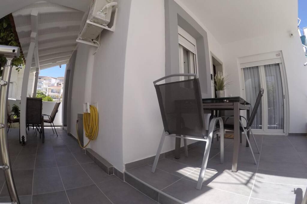 Polychrono New 2 Bedroom Apt. Just By The Sea! Esterno foto